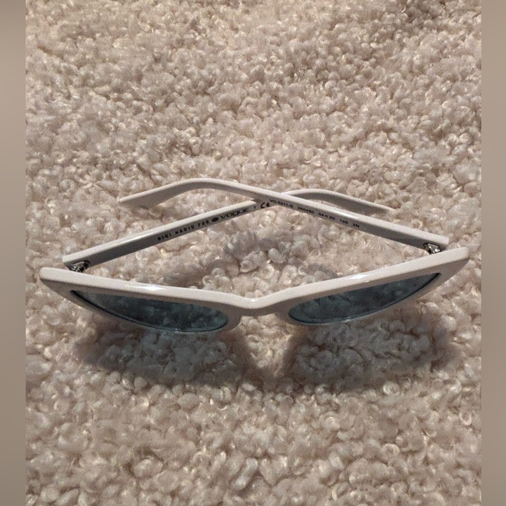 VOGUE Sunglasses - Picture 11 of 12